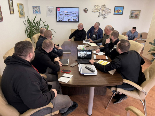 З вінницьких вулиць та дворів почали забирати покинуті машини