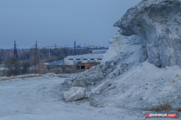 Звідки у Вінниці «біла гора» і що вона означає для міста. Фоторепортаж Звідки у Вінниці «біла гора» і що вона означає для міста. Фоторепортаж