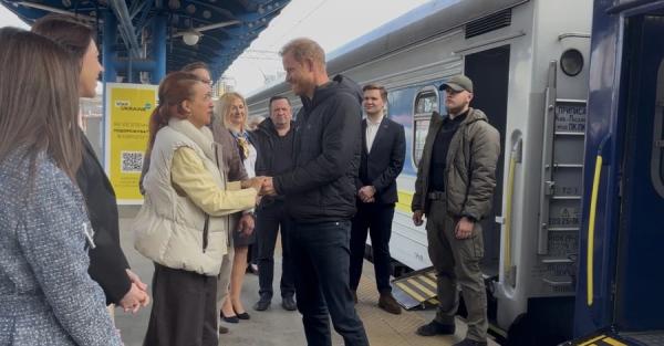 Принц Гаррі втретє прибув до України та виступить на київському форумі