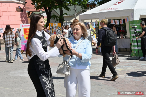 VinBookFest проходить у Вінниці: фоторепортаж з книжкового фестивалю