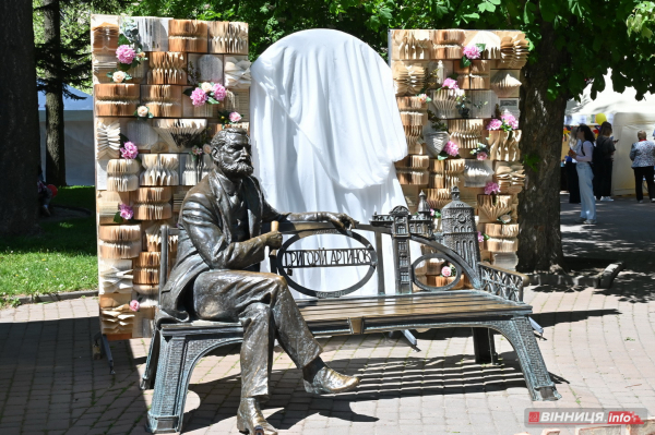 VinBookFest проходить у Вінниці: фоторепортаж з книжкового фестивалю