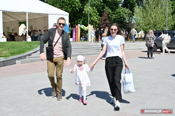 VinBookFest проходить у Вінниці: фоторепортаж з книжкового фестивалю
