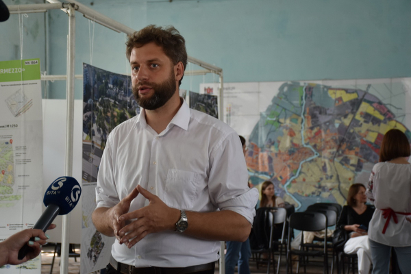 У Білій залі відкрили лімітовану виставку про архітектурну історію Вінниці