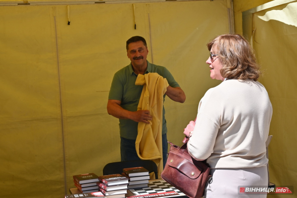 VinBookFest проходить у Вінниці: фоторепортаж з книжкового фестивалю