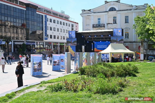 VinBookFest проходить у Вінниці: фоторепортаж з книжкового фестивалю
