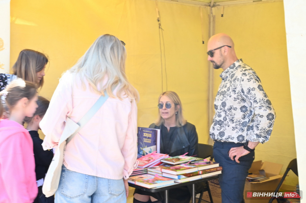 VinBookFest проходить у Вінниці: фоторепортаж з книжкового фестивалю