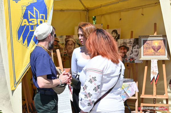 VinBookFest проходить у Вінниці: фоторепортаж з книжкового фестивалю