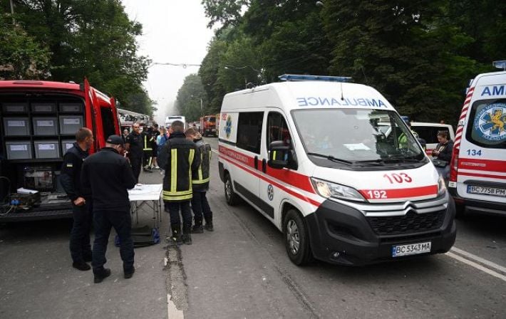 Во Львове молния ударила в 6-летнюю девочку: ребенок находится в реанимации