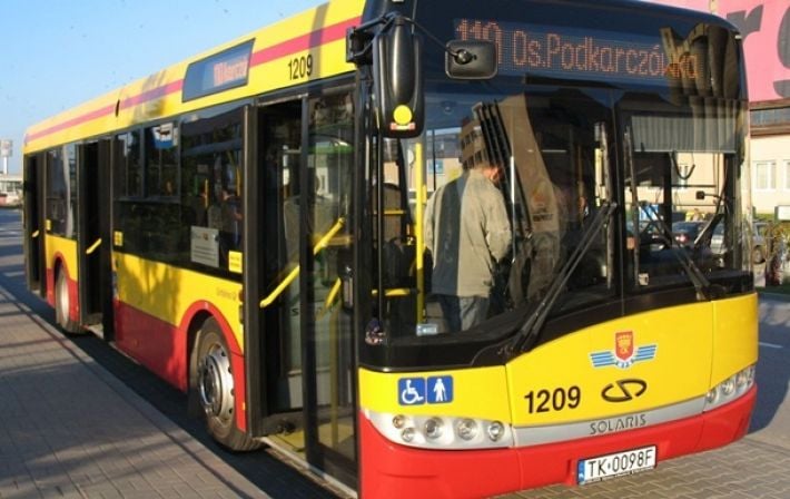 В Польше активисты собирают деньги на автобусы для Винницы