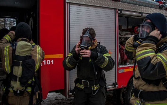 В Тольятти после ночной атаки дронов вспыхнул крупный химический завод