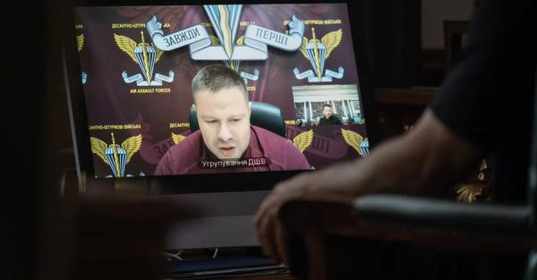 Зеленський переговорив з Драпатим та Апостолом на тлі закликів до відставки Сирського Зеленський переговорив з Драпатим та Апостолом на тлі закликів до відставки Сирського