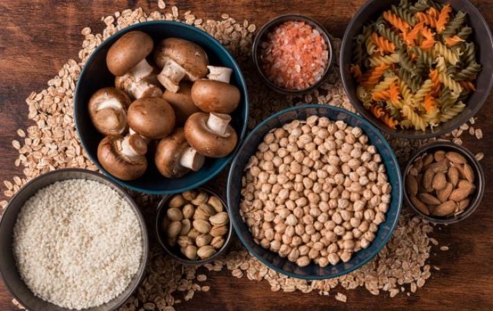 Скрытая угроза: 5 популярных продуктов, которые категорически запрещено есть в сыром виде