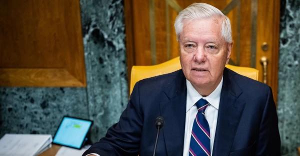 Сенат США схвалив законопроект Грема про "пекельні санкції" проти РФ Сенат США схвалив законопроект Грема про "пекельні санкції" проти РФ