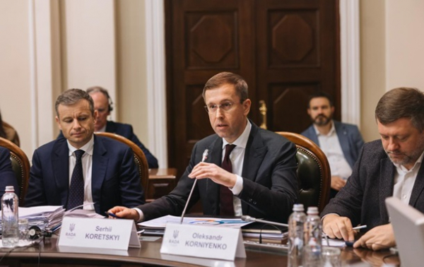 В України закінчуються держфінанси - прем'єр