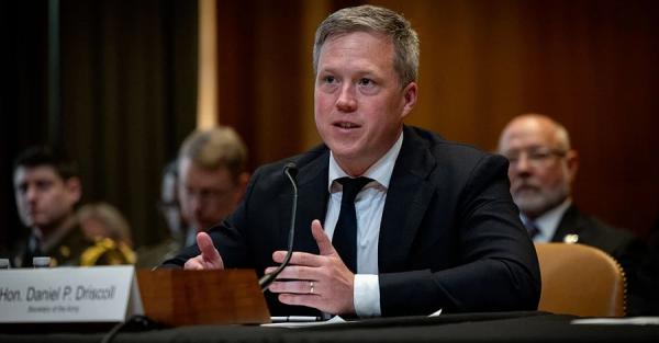 Міністр армії США подав у відставку через розбіжності із Гегсетом, - ЗМІ Міністр армії США подав у відставку через розбіжності із Гегсетом, - ЗМІ