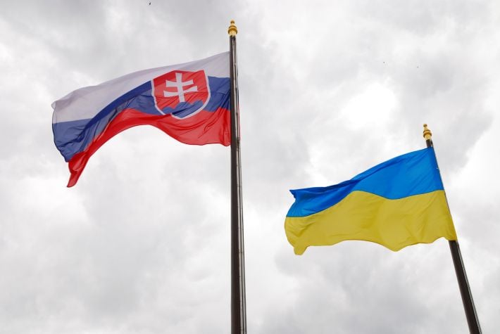 В Словакии оппозиция требует расследования российского следа в попытке поджога завода производителя дронов Skyeton