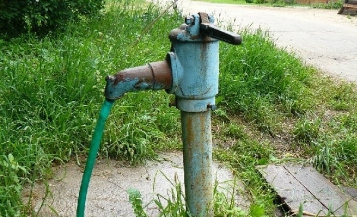 За водой - строго по расписанию: в Мелитополе ввели график для уличных колонок