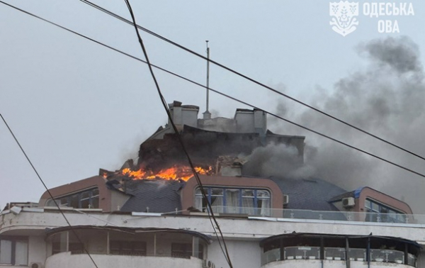 Ворог вдарив по Одесі, є пошкодження Ворог вдарив по Одесі, є пошкодження