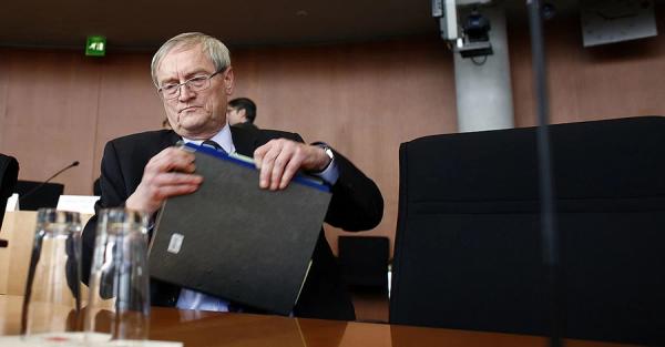 У Німеччині через підозру у шпіонажі затримали 80-річного колишнього керівника розвідки У Німеччині через підозру у шпіонажі затримали 80-річного колишнього керівника розвідки