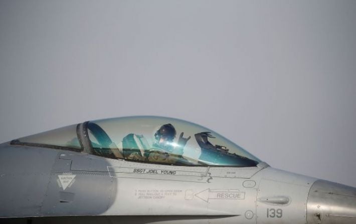 Авиационная поддержка от Амстердама: Нидерланды обеспечат украинские F-16 запчастями, боеприпасами и техническим сервисом