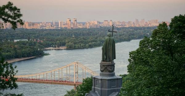 Посольства країн ЄС виступили зі спільною заявою про те, що вони залишаються у Києві Посольства країн ЄС виступили зі спільною заявою про те, що вони залишаються у Києві